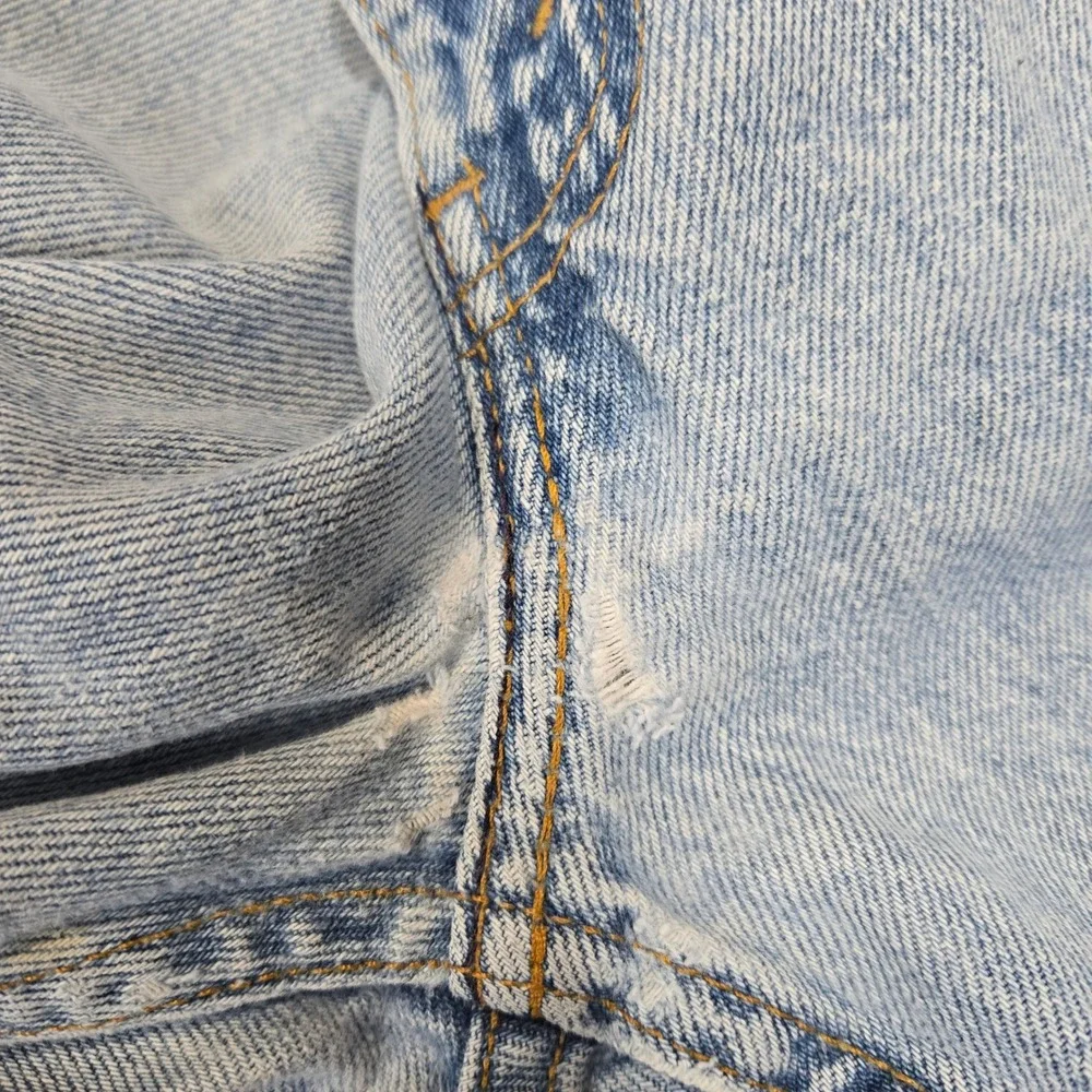 Vintage‎ Levis 505 Jeans Mens 33x30 Light Wash Distressed Straight Leg Grunge